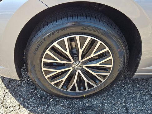 Used 2021 Volkswagen Jetta SE w/ SE Cold Weather Package image 28