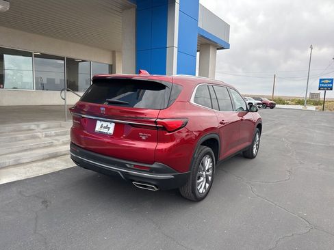 Used 2025 Buick Enclave Preferred w/ Power Package image 5