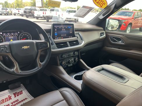 Used 2021 Chevrolet Tahoe High Country w/ Premium Package AWD/4WD image 3