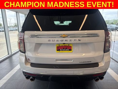 Used 2023 Chevrolet Suburban Premier image 4