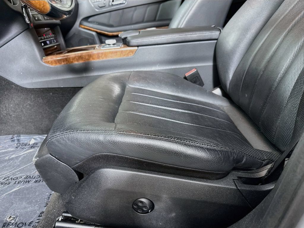 Used 2010 Mercedes-Benz E 550 Sedan image 22