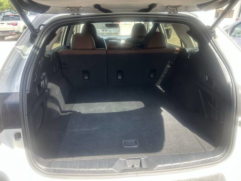 Used 2022 Subaru Outback Touring AWD/4WD image 7