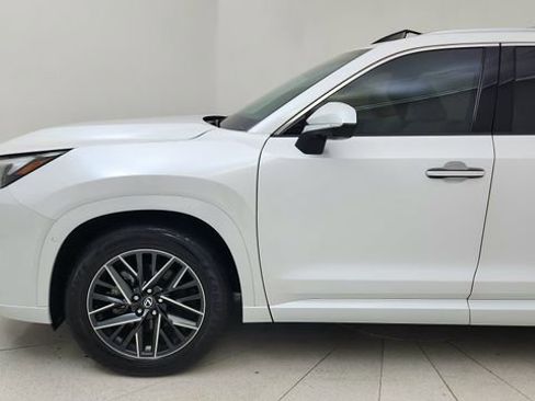 Used 2025 Lexus TX 350 AWD w/ Technology Package image 9