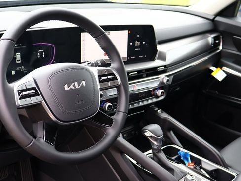 Used 2025 Kia Telluride S image 26
