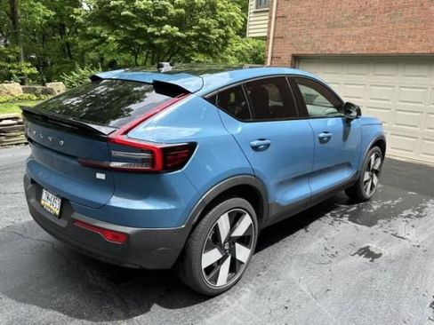 Used 2023 Volvo C40 P8 Recharge Plus w/ Climate Package AWD/4WD image 3