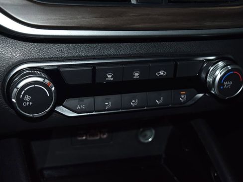 Used 2024 Nissan Altima 2.5 SV image 13