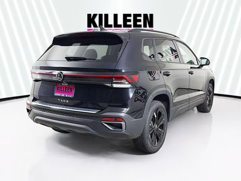 New 2026 Volkswagen Taos SE FWD image 7