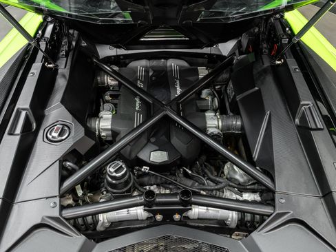 Used 2015 Lamborghini Aventador LP 700-4 image 43