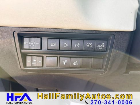 Used 2024 Toyota Sequoia Capstone AWD/4WD image 34