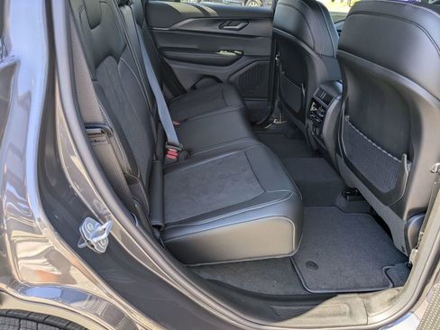 New 2025 Jeep Grand Cherokee Altitude image 32