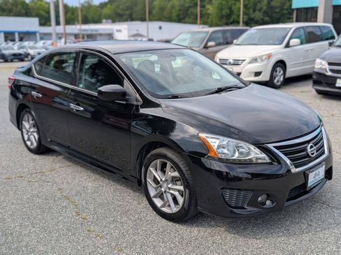 Used 2014 Nissan Sentra SR w/ SR Driver Package FWD image 11