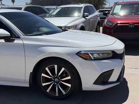 Used 2022 Honda Civic EX image 4