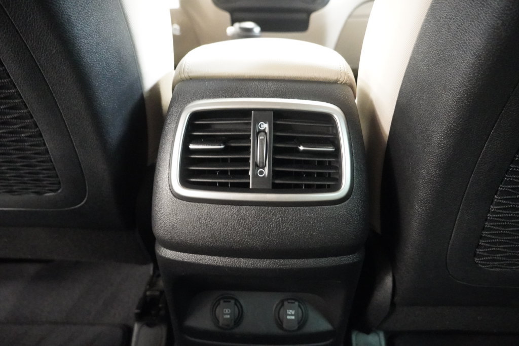 Used 2018 Kia Sorento LX AWD/4WD image 31