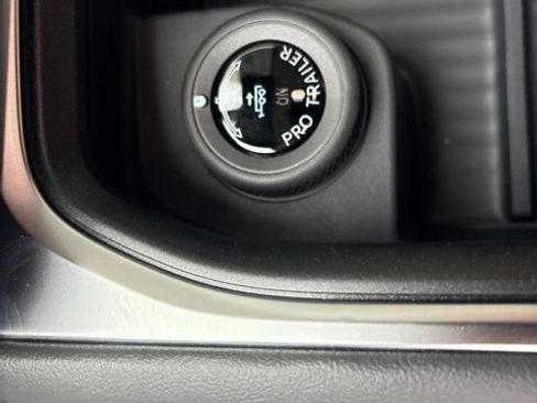 New 2026 Ford Expedition Active image 30