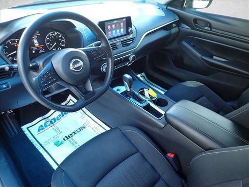 Used 2023 Nissan Altima 2.5 S FWD image 9