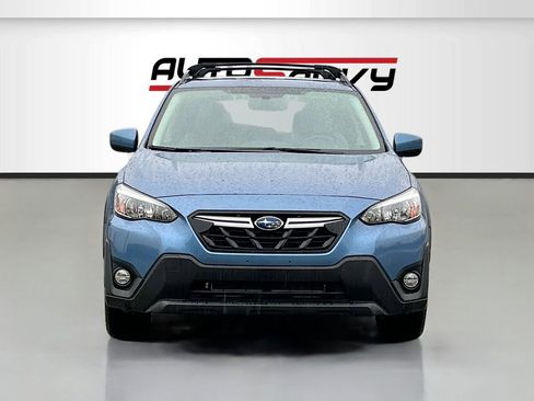 Used 2022 Subaru Crosstrek 2.0i Premium image 2