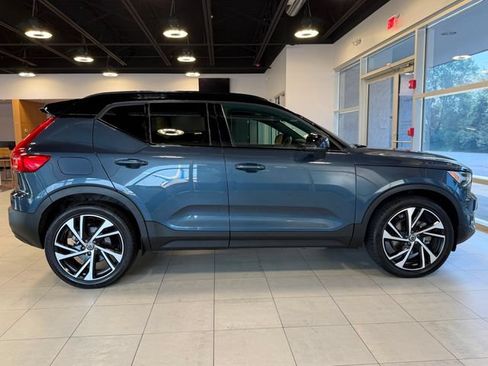 Used 2022 Volvo XC40 T5 R-Design w/ Advanced Package AWD/4WD image 15