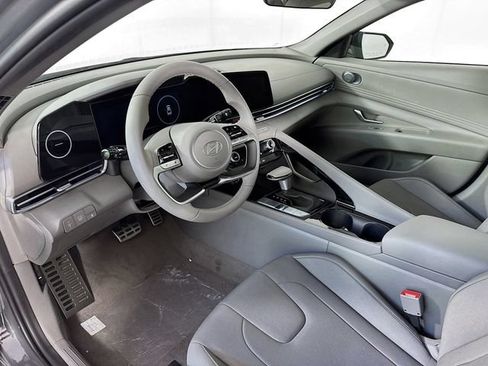 New 2025 Hyundai Elantra SEL FWD image 12