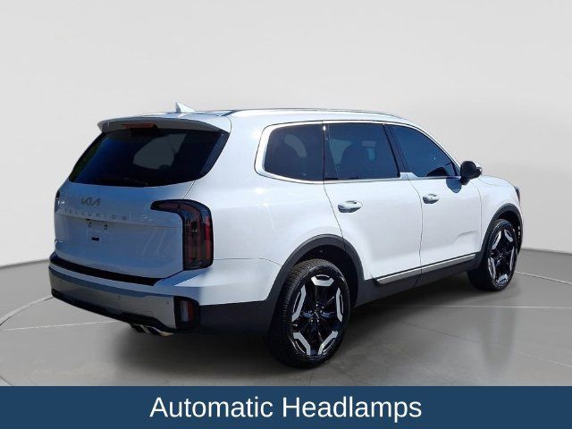 Used 2024 Kia Telluride EX w/ EX Captain's Chair Package FWD image 7