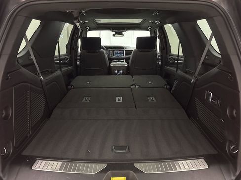 Used 2023 GMC Yukon Denali image 9