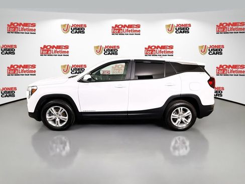 Used 2024 GMC Terrain SLE AWD/4WD image 12