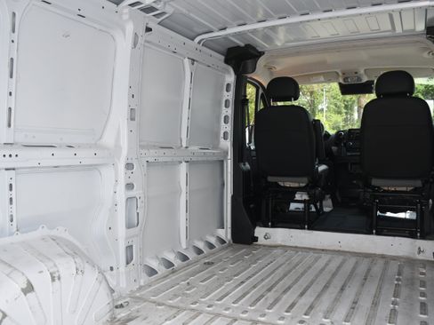 Used 2025 RAM ProMaster 2500 w/ Convenience Group FWD image 18