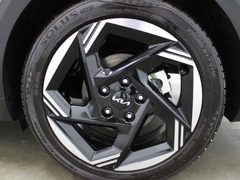 Used 2025 Kia K4 EX image 9