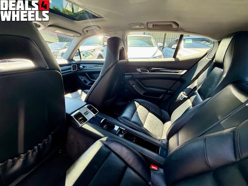 Used 2016 Porsche Panamera RWD image 37