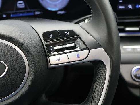 Used 2023 Hyundai Elantra Limited image 20