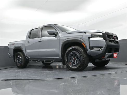 Used 2025 Nissan Frontier PRO-4X image 31