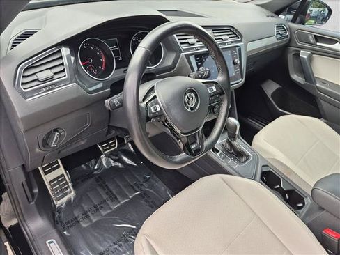 Used 2021 Volkswagen Tiguan SE R-Line FWD image 10