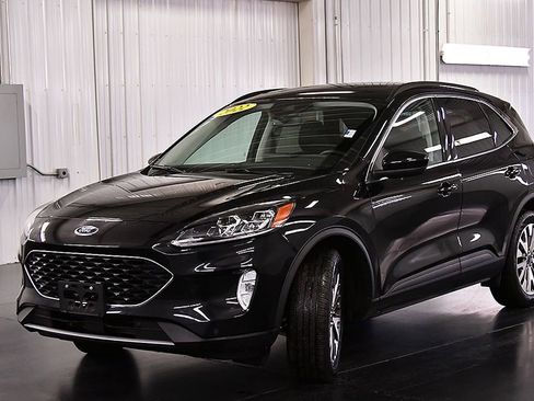 Used 2022 Ford Escape Titanium w/ Class II Trailer Tow Package AWD/4WD image 3