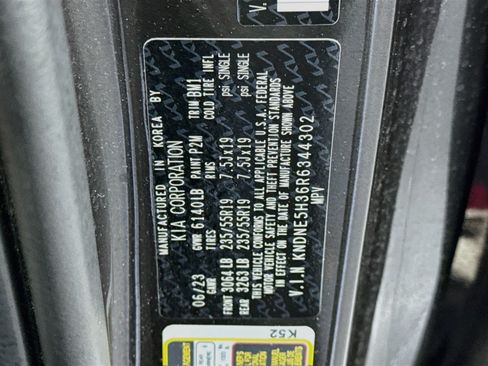 Used 2024 Kia Carnival SX FWD image 12