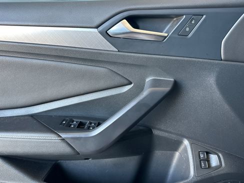 Certified 2024 Volkswagen Jetta SE FWD image 11