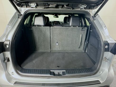 Used 2021 Toyota Highlander XSE AWD/4WD image 30