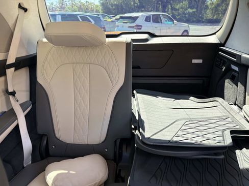 Certified 2024 BMW X7 M60i w/ Executive Package AWD/4WD image 14