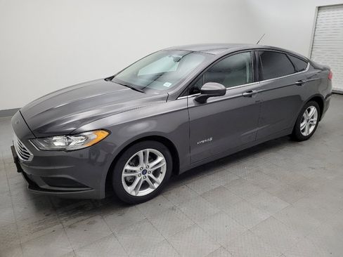 Used 2018 Ford Fusion S image 2