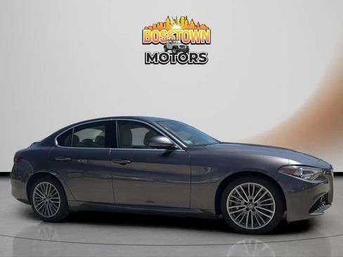 Used 2020 Alfa Romeo Giulia Ti AWD/4WD image 40