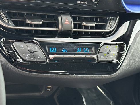 Used 2022 Toyota C-HR XLE image 26