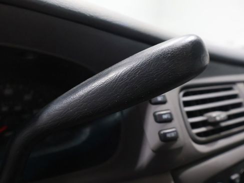 Used 2005 Ford Taurus SE image 30