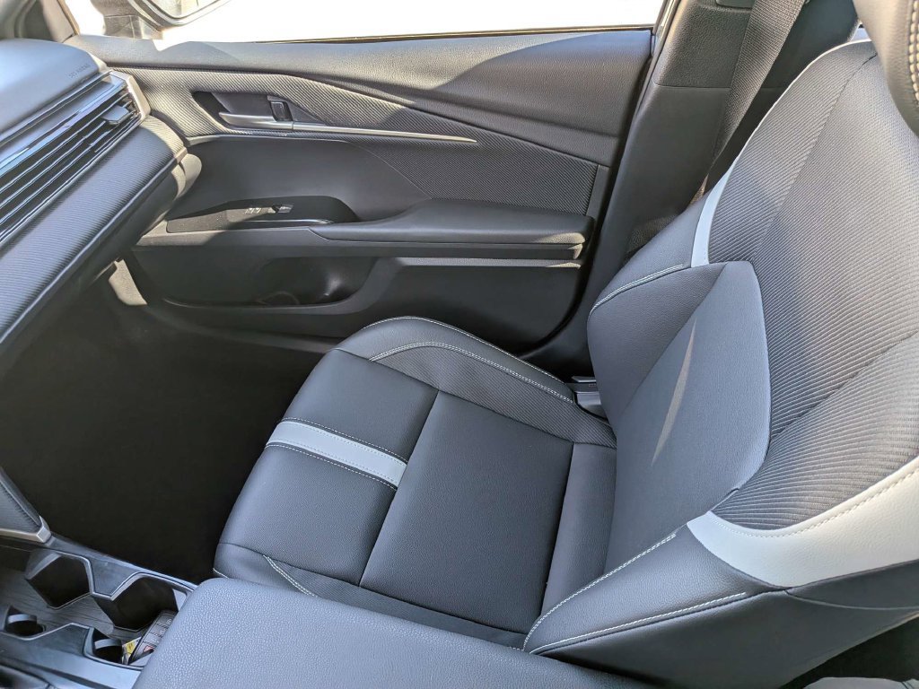 Used 2026 Toyota Camry SE FWD image 15