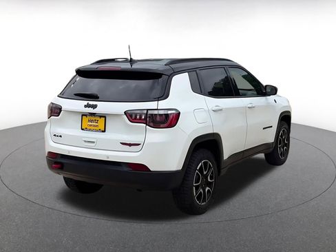 Used 2025 Jeep Compass Trailhawk image 14