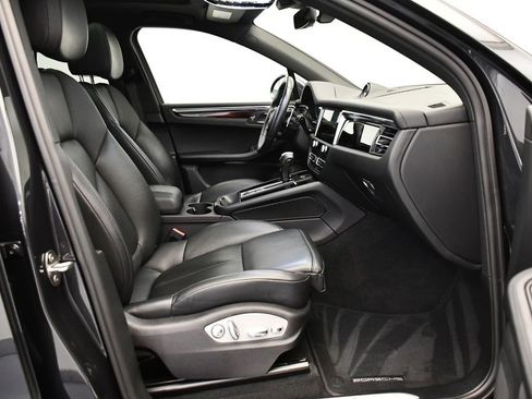 Used 2024 Porsche Macan S image 51