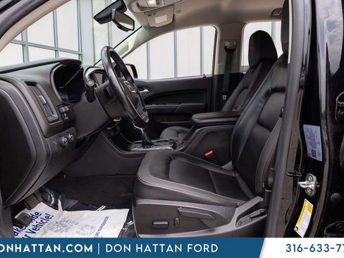 Used 2022 GMC Canyon AT4 w/ Trailering Package AWD/4WD image 3