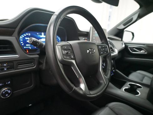 Used 2023 Chevrolet Suburban Z71 w/ Luxury Package AWD/4WD image 7