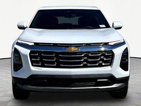 New 2026 Chevrolet Equinox LT image 2