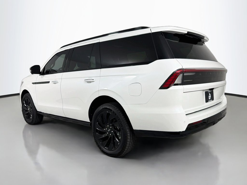 New 2025 Lincoln Navigator Reserve w/ Jet Appearance Package AWD/4WD image 7