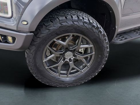 Used 2018 Ford F150 Raptor w/ Equipment Group 802A Luxury AWD/4WD image 4