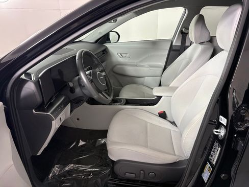 Used 2025 Hyundai Kona SEL FWD image 23