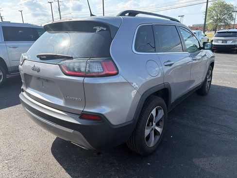 Used 2022 Jeep Cherokee Limited AWD/4WD image 2